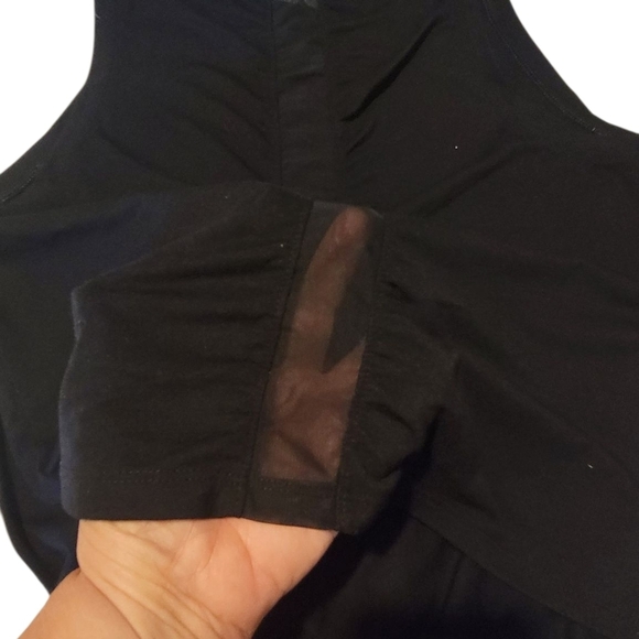 Old Navy Active Black Mesh Inset Tank Top Size L - Picture 3 of 3